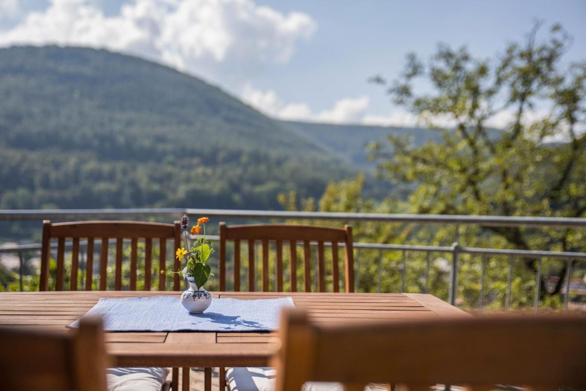 Ferienwohnung Am Samuelstein Bad Urach Bagian luar foto