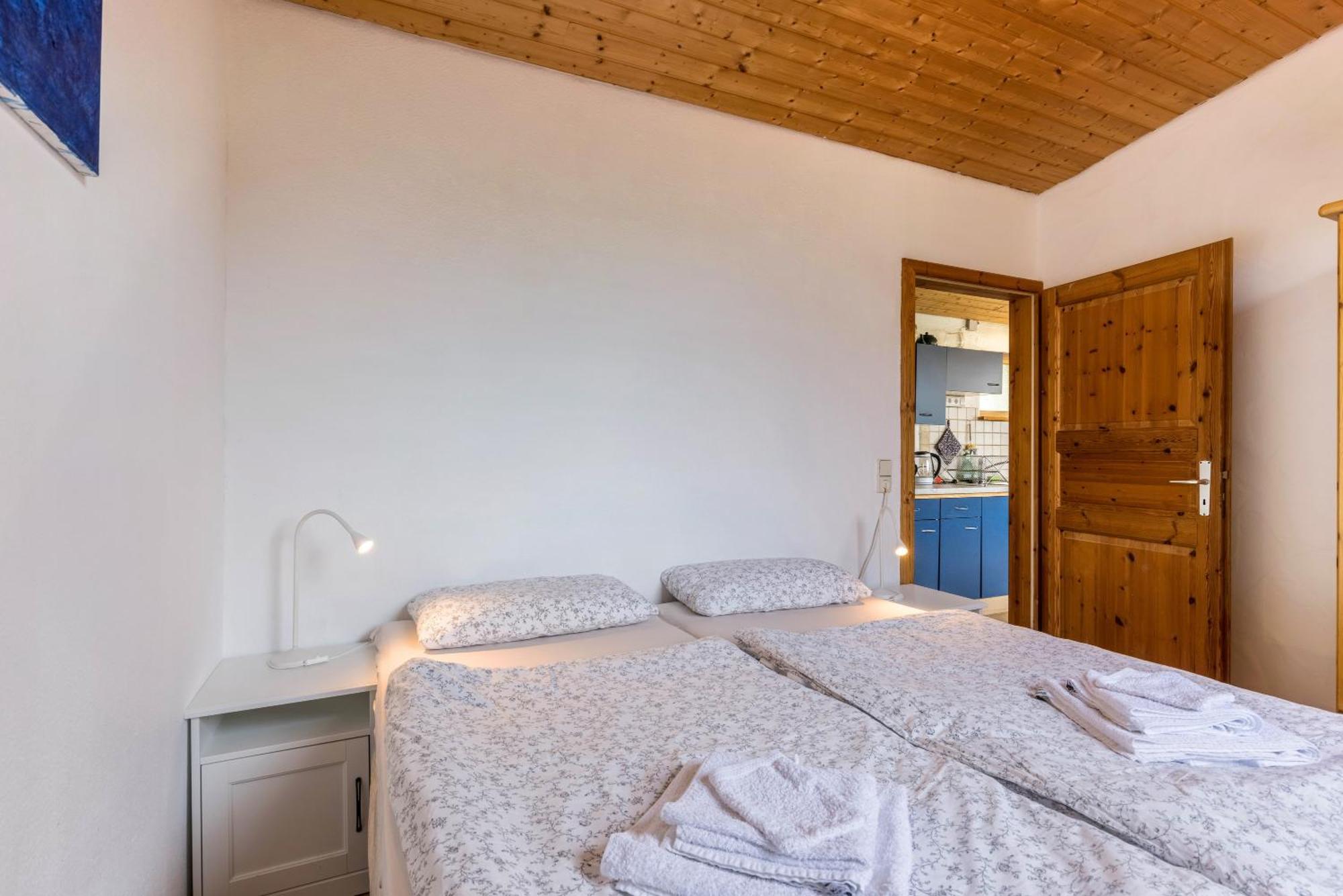 Ferienwohnung Am Samuelstein Bad Urach Bagian luar foto