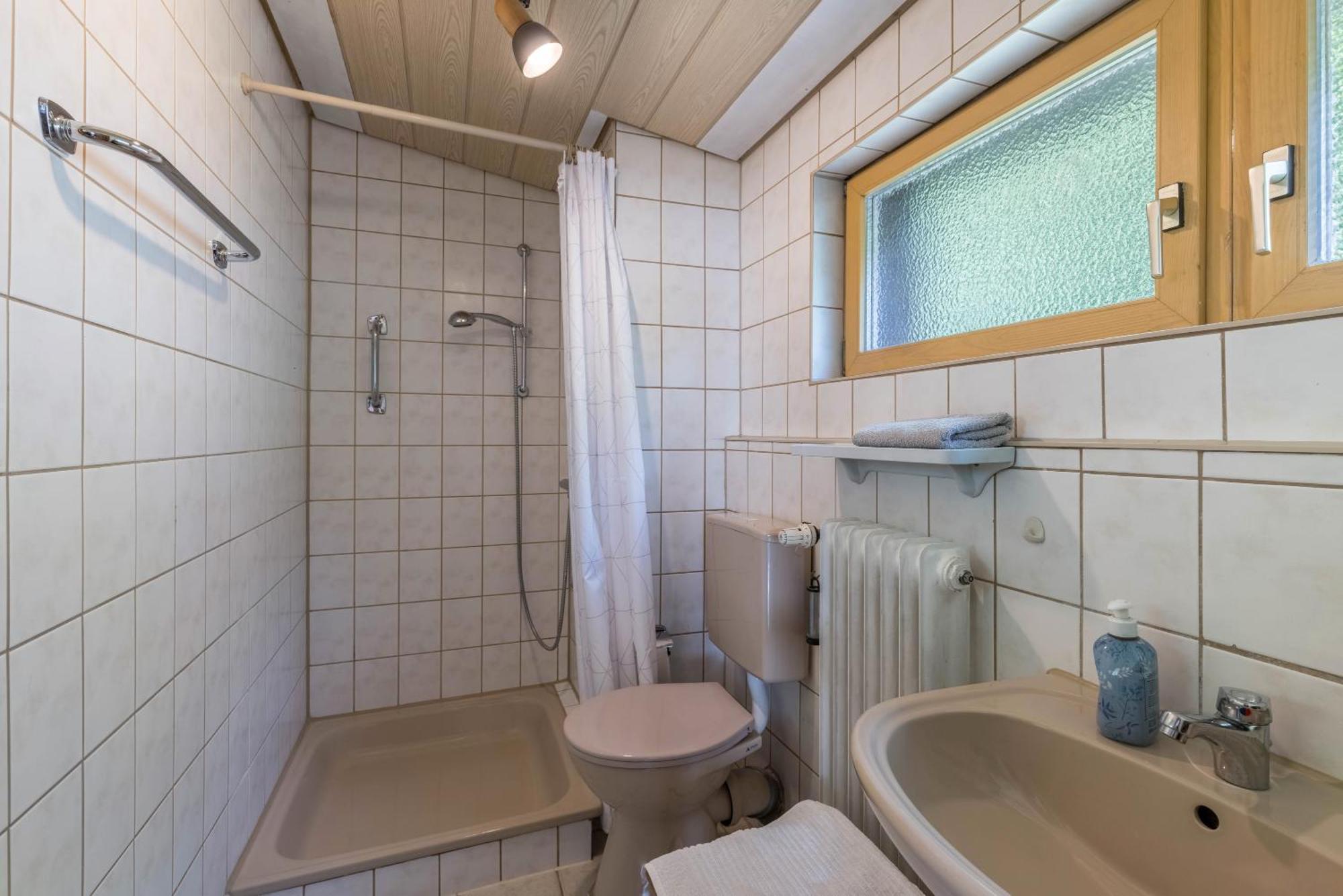 Ferienwohnung Am Samuelstein Bad Urach Bagian luar foto