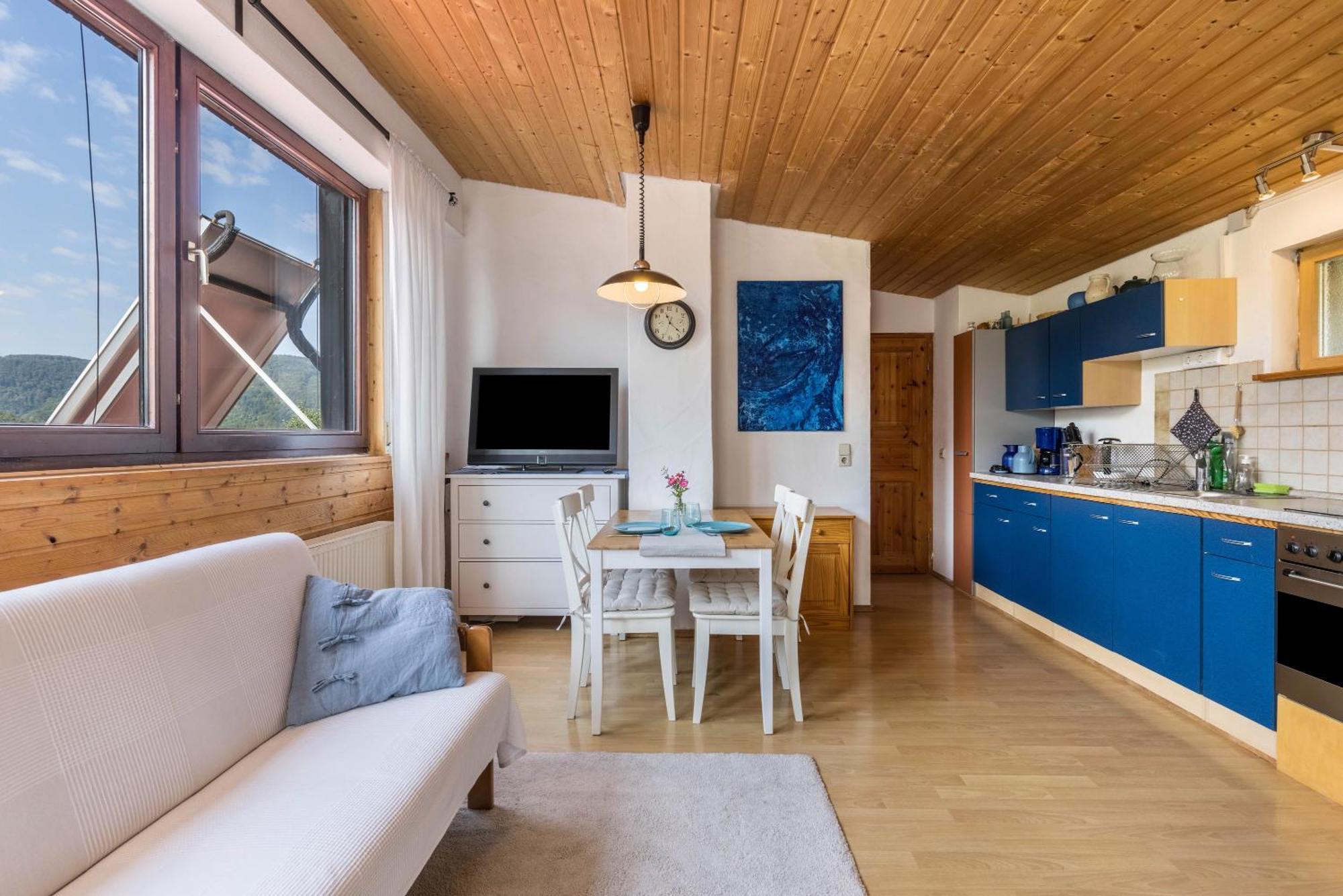 Ferienwohnung Am Samuelstein Bad Urach Bagian luar foto