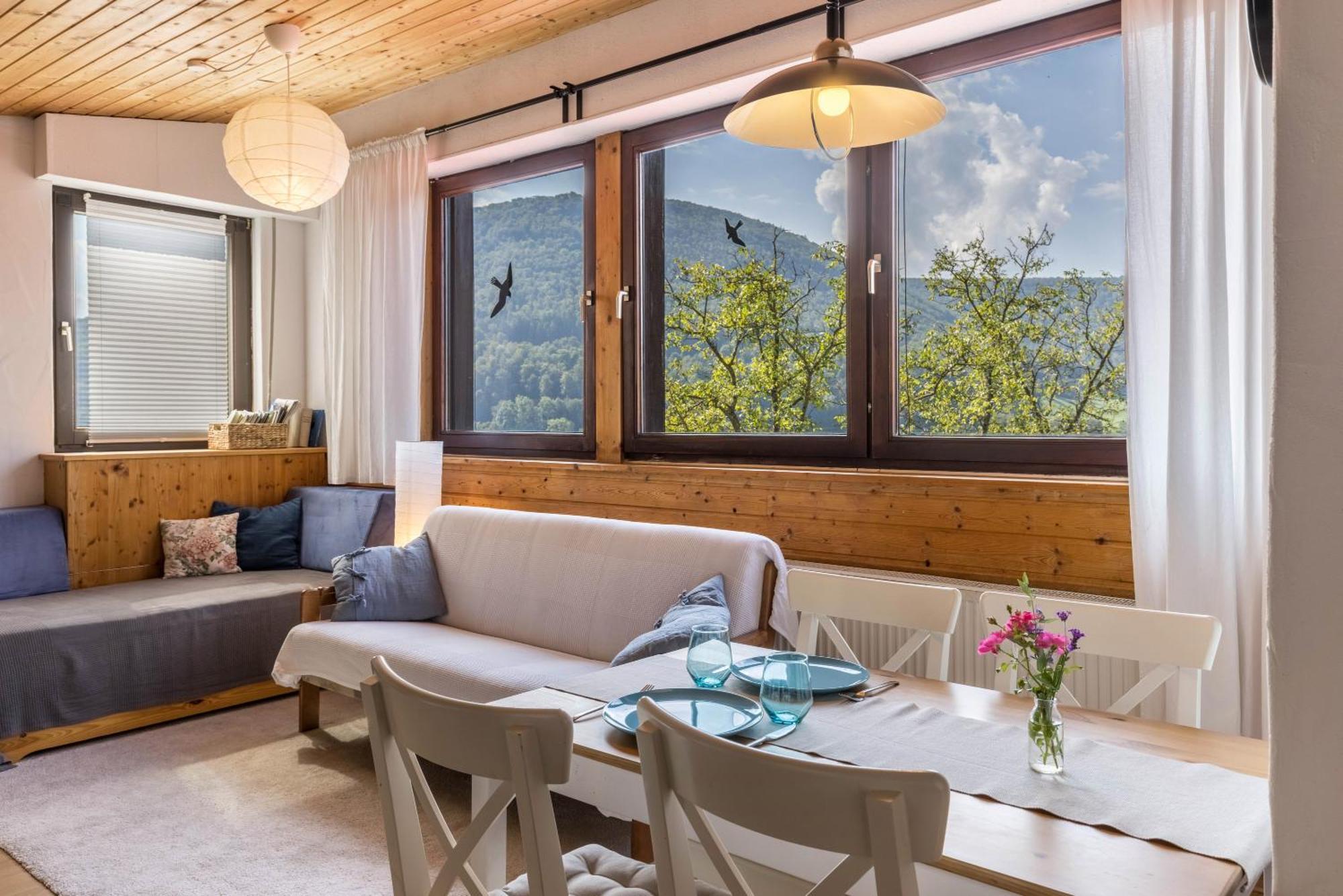 Ferienwohnung Am Samuelstein Bad Urach Bagian luar foto