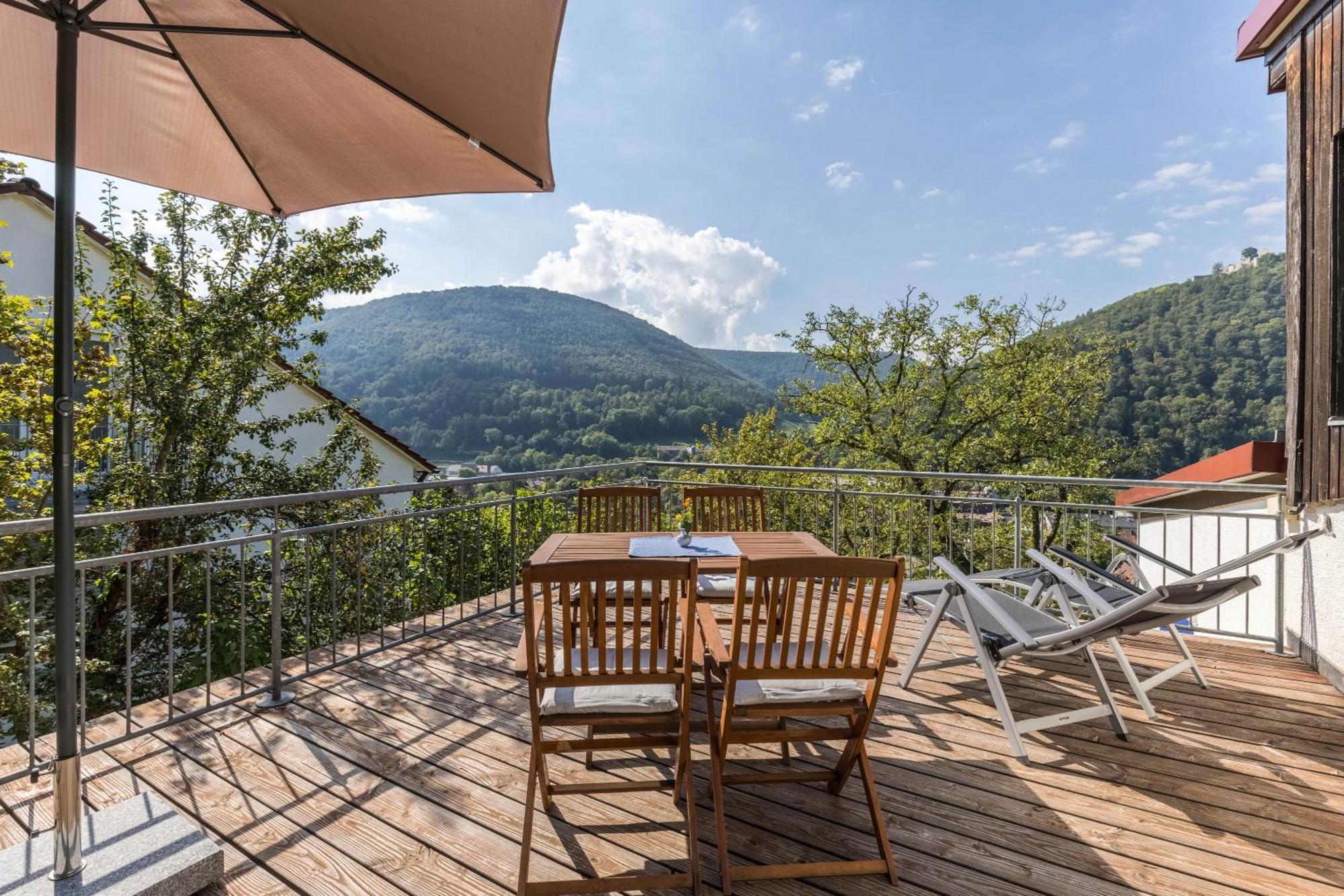 Ferienwohnung Am Samuelstein Bad Urach Bagian luar foto