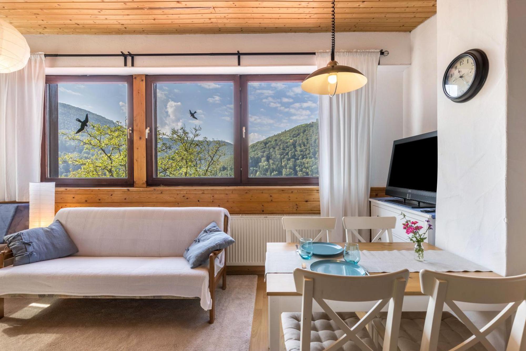 Ferienwohnung Am Samuelstein Bad Urach Bagian luar foto