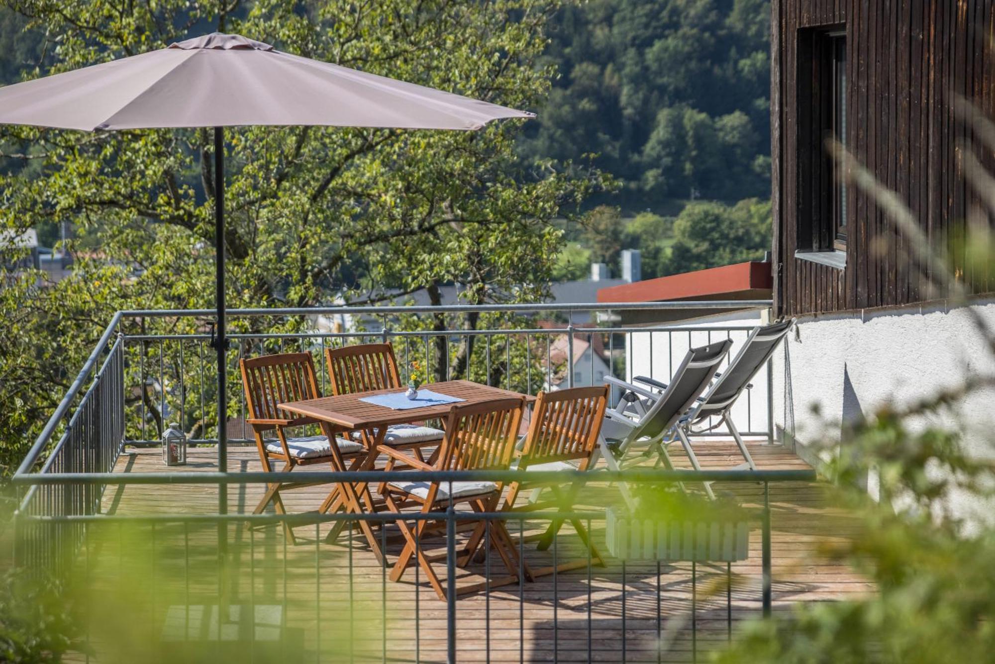 Ferienwohnung Am Samuelstein Bad Urach Bagian luar foto