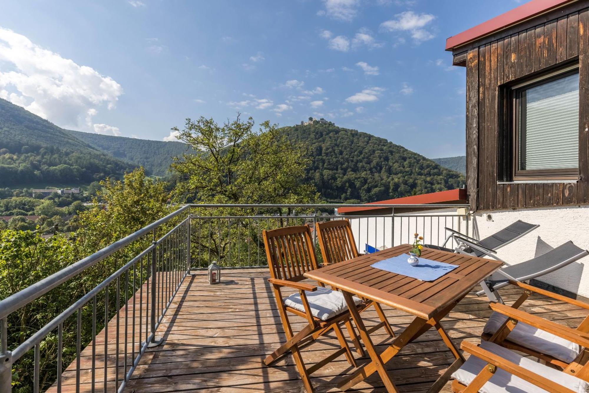 Ferienwohnung Am Samuelstein Bad Urach Bagian luar foto